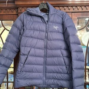 Arc’teryx puffer coat XS